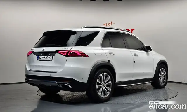 Mercedes-Benz GLE-Class 2022 2.0 автомат (гидро), миниатюра 2