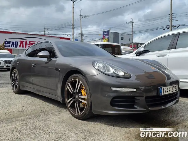 Porsche Panamera, 2014, 112 900 км