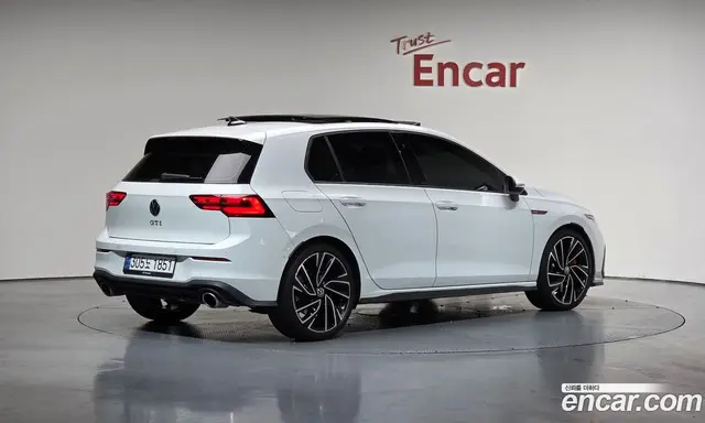 Volkswagen Golf, 2023, 24 403 км