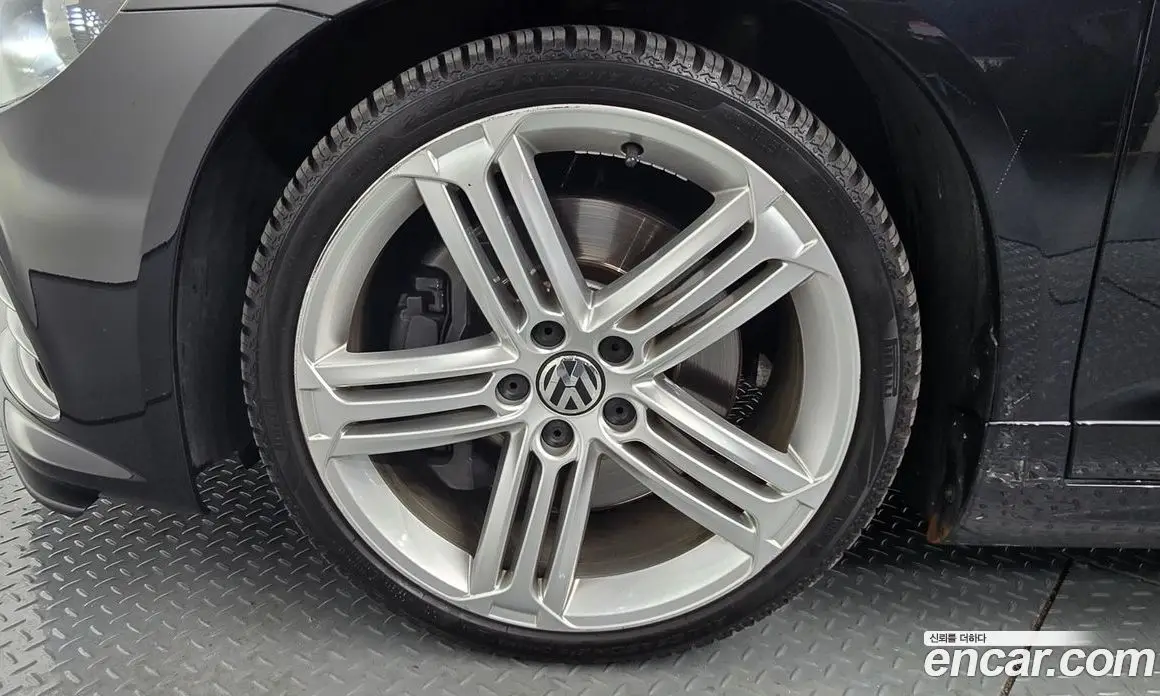 Volkswagen Scirocco 2013 2.0 автомат (гидро), фото 5 Volkswagen Scirocco 2013 2.0 автомат (гидро), фото 5