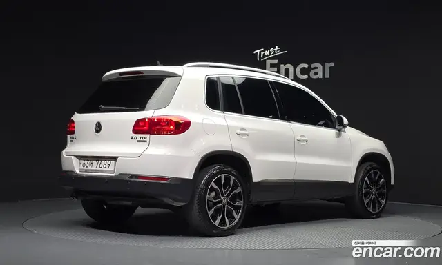 Volkswagen Tiguan 2012 2.0 автомат (гидро), миниатюра 2