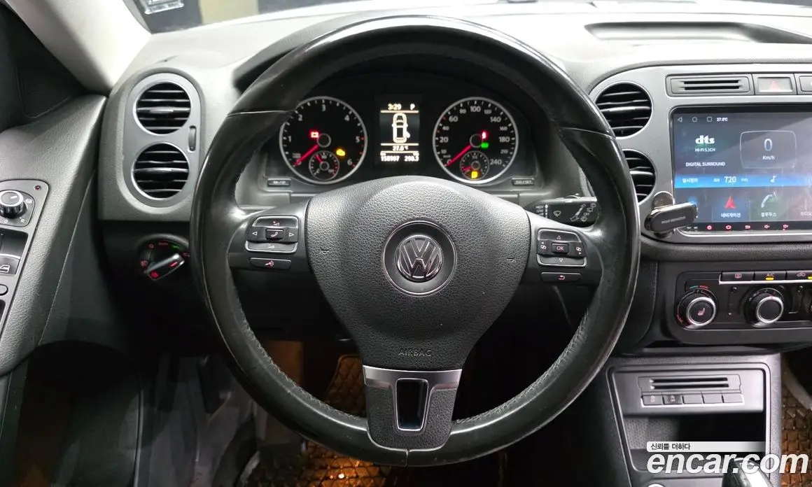 Volkswagen Tiguan 2012 2.0 автомат (гидро), фото 13