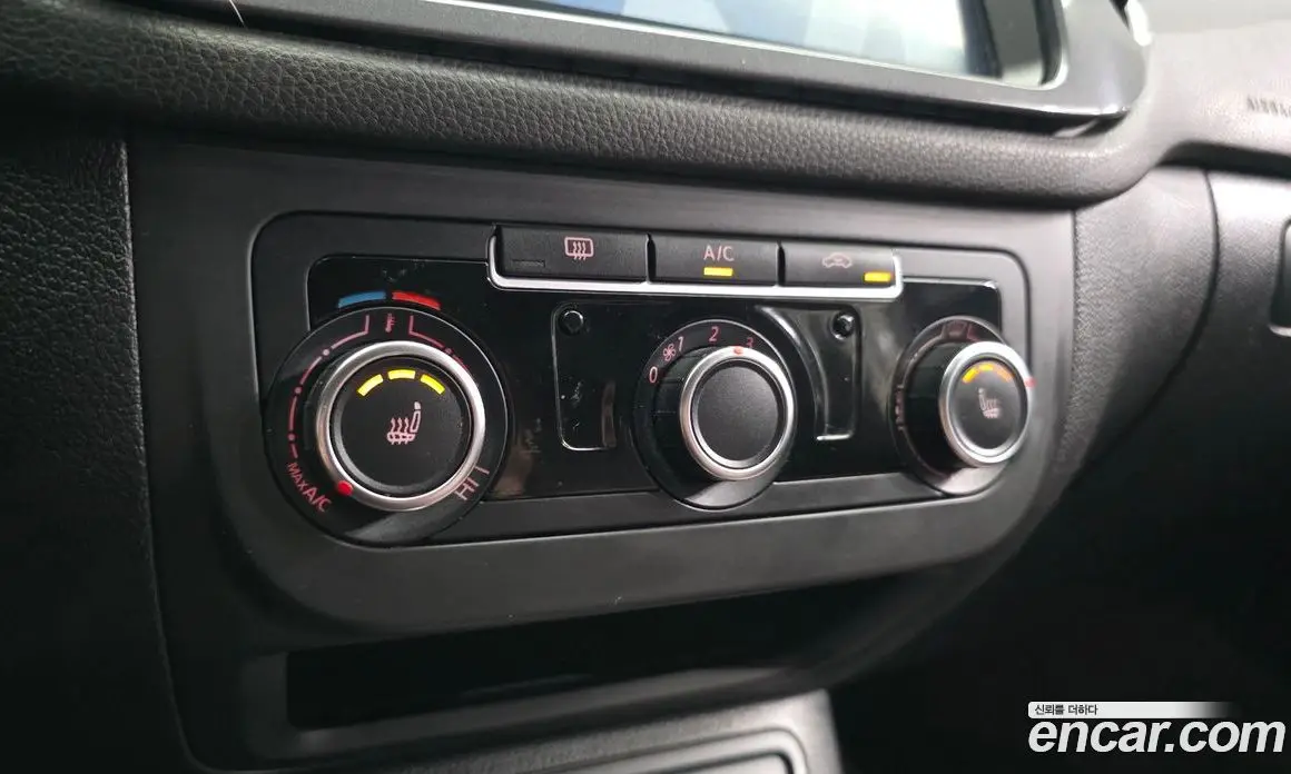 Volkswagen Tiguan 2012 2.0 автомат (гидро), фото 18