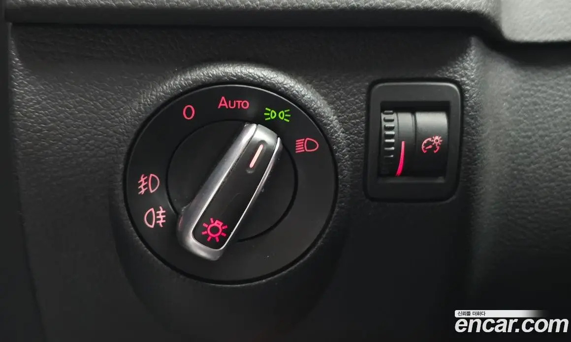 Volkswagen Tiguan 2012 2.0 автомат (гидро), фото 19
