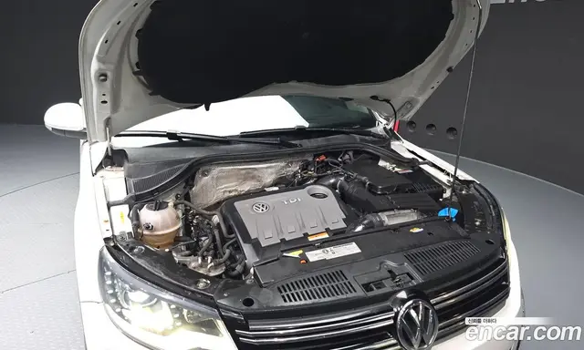 Volkswagen Tiguan 2012 2.0 автомат (гидро), миниатюра 6