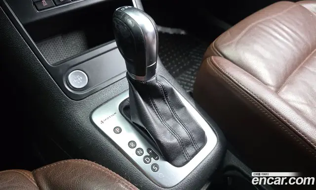 Volkswagen Tiguan 2012 2.0 автомат (гидро), миниатюра 9