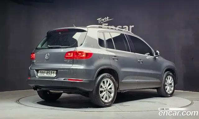 Volkswagen Tiguan 2014 2.0 автомат (гидро), миниатюра 2