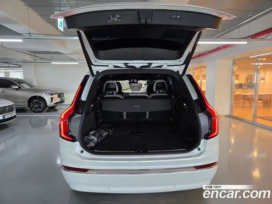 Volvo XC90 2026 2.0 автомат (гидро), фото 12
