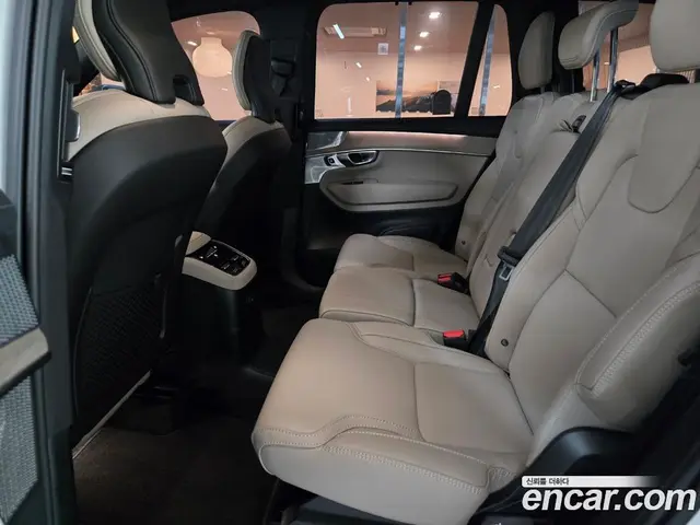 Volvo XC90 2026 2.0 автомат (гидро), миниатюра 8