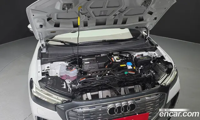 Audi Q4 e-tron 2026 0.2 автомат (гидро), миниатюра 6 Audi Q4 e-tron 2026 0.2 автомат (гидро), миниатюра 6