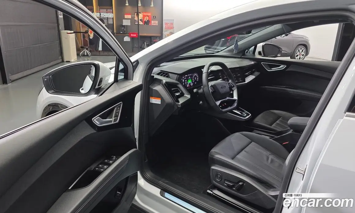 Audi Q4 e-tron 2026 0.2 автомат (гидро), фото 10 Audi Q4 e-tron 2026 0.2 автомат (гидро), фото 10
