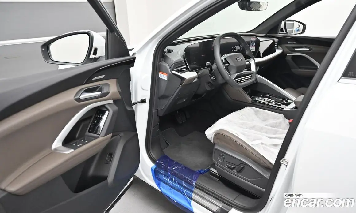 Audi Q5 2025 2.0 автомат (гидро), фото 11