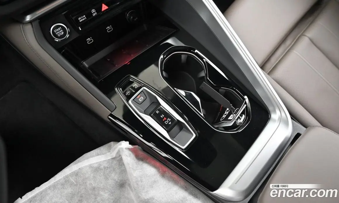 Audi Q5 2025 2.0 автомат (гидро), фото 9