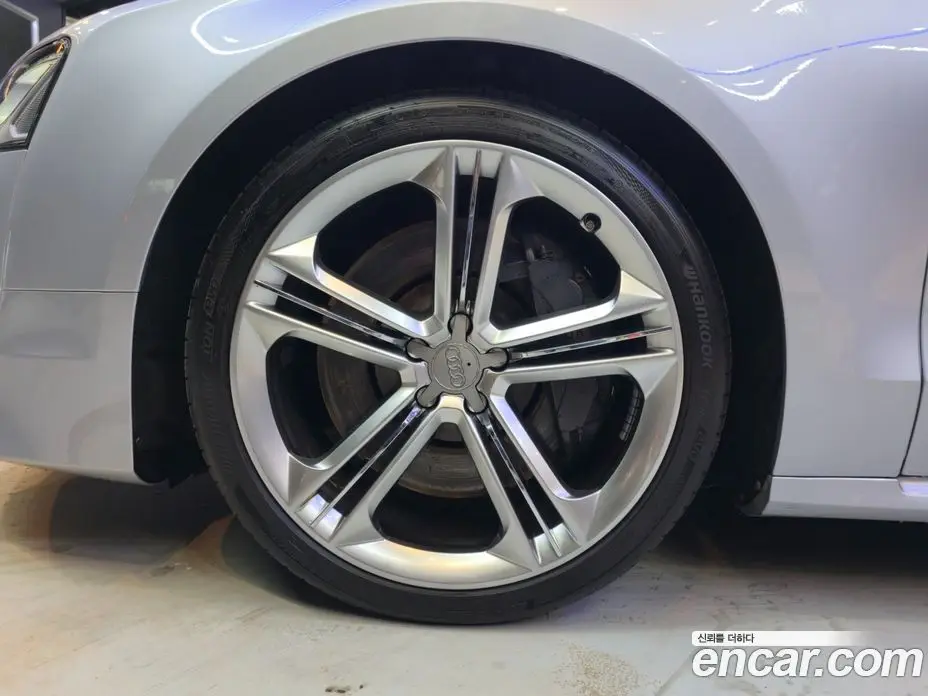 Audi S8 2014 4.0 автомат (гидро), фото 5