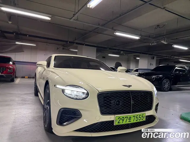 Bentley Continental, 2025, 4 800 км Bentley Continental, 2025, 4 800 км