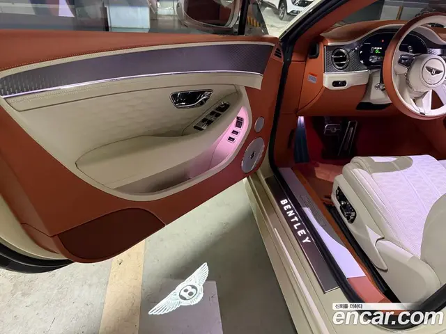 Bentley Continental 2025 4.0 автомат (гидро), миниатюра 11