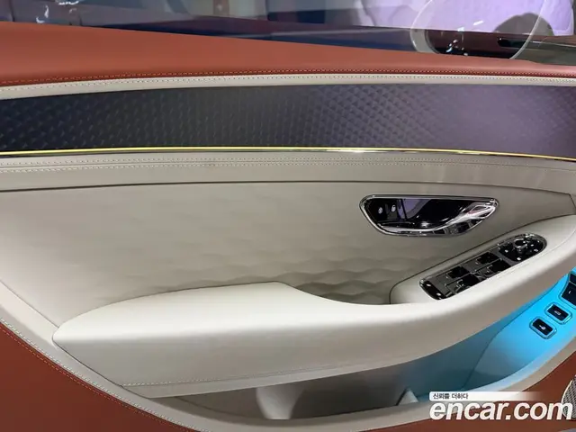 Bentley Continental 2025 4.0 автомат (гидро), миниатюра 12