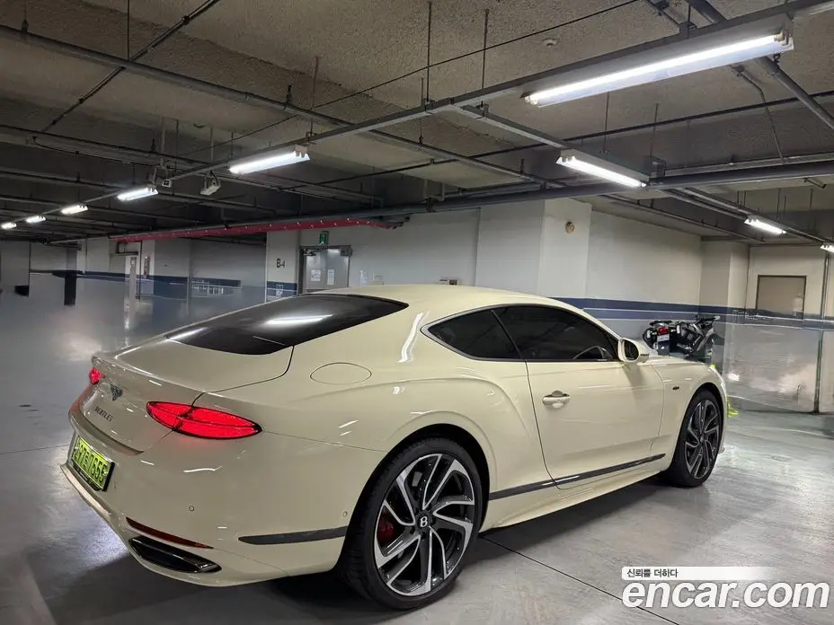 Bentley Continental 2025 4.0 автомат (гидро), фото 4