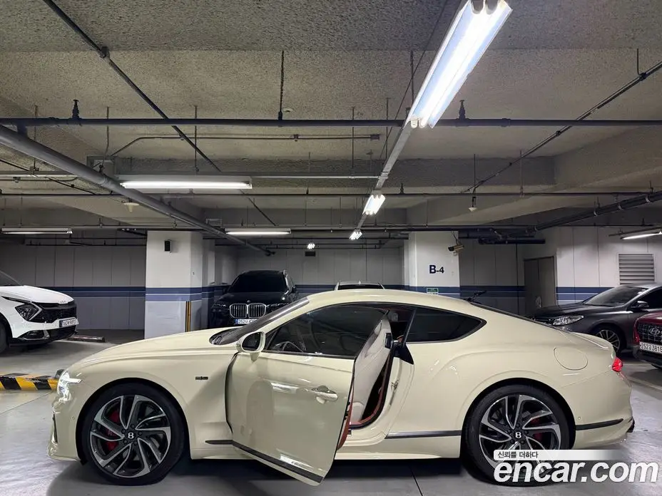 Bentley Continental 2025 4.0 автомат (гидро), фото 7