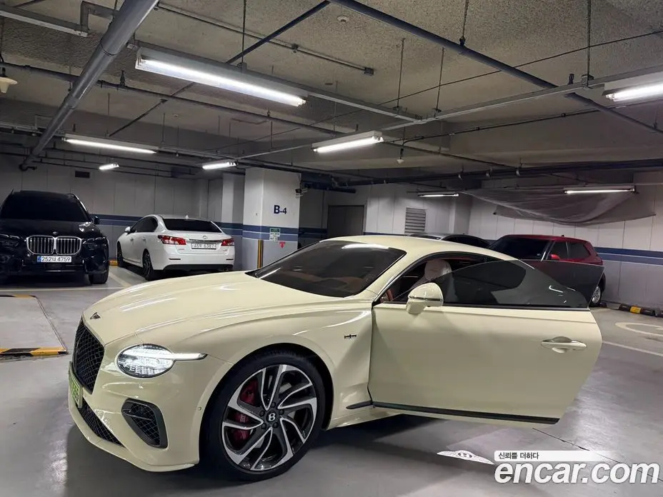 Bentley Continental 2025 4.0 автомат (гидро), фото 8