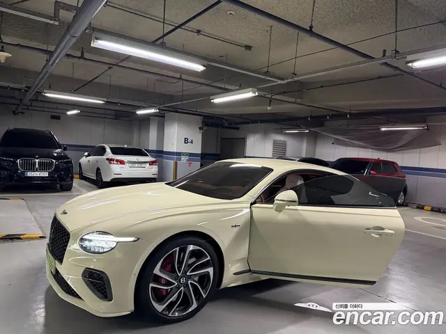 Bentley Continental 2025 4.0 автомат (гидро), миниатюра 8