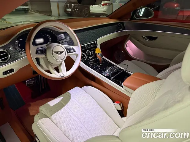 Bentley Continental 2025 4.0 автомат (гидро), миниатюра 9