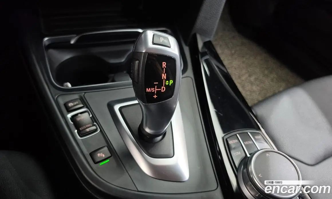BMW 3 серия 2017 2.0 автомат (гидро), фото 9