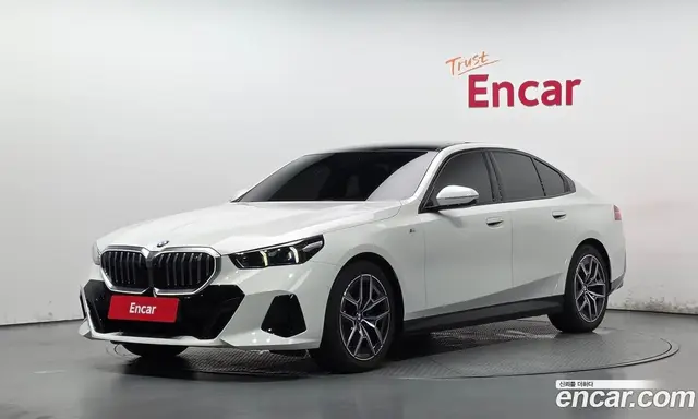 BMW 5 серия, 2025, 3 639 км