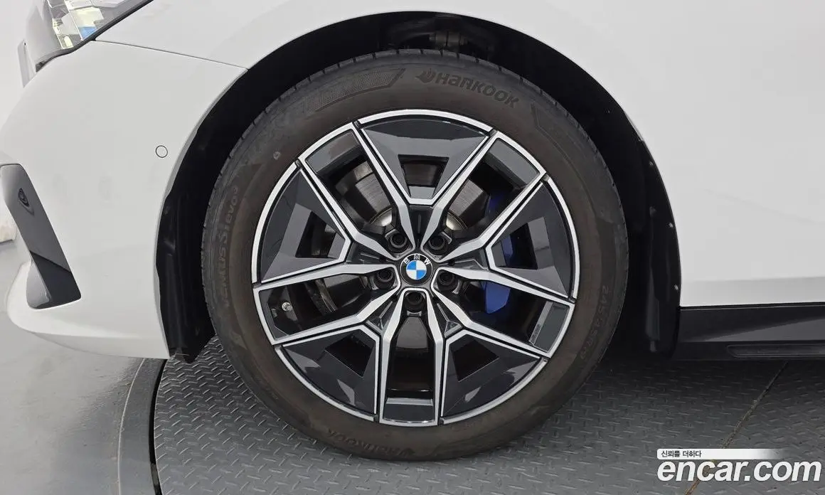 BMW 5 серия 2025 2.0 автомат (гидро), фото 5