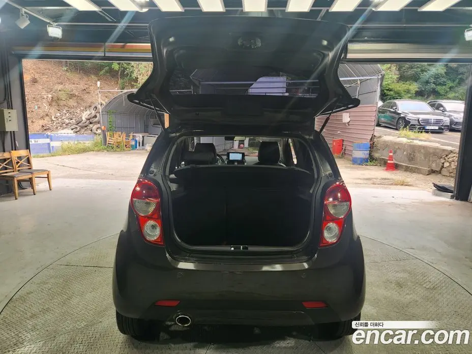 Chevrolet Spark 2011 1.0 автомат (гидро), фото 9