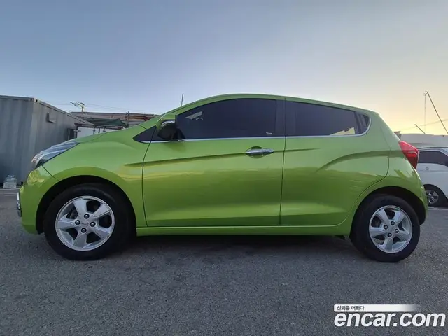 Chevrolet Spark 2016 1.0 автомат (гидро), миниатюра 3
