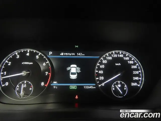Genesis EQ900 2016 5.0 автомат (гидро), миниатюра 8