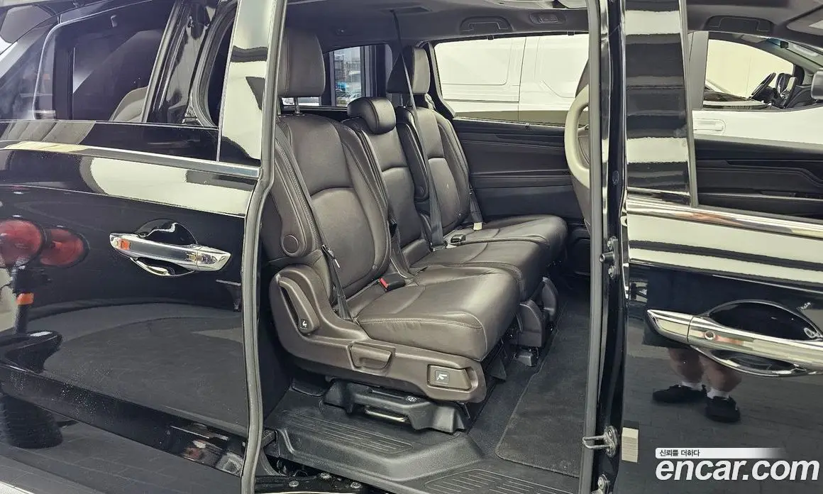 Honda Odyssey 2018 3.5 автомат (гидро), фото 12 Honda Odyssey 2018 3.5 автомат (гидро), фото 12