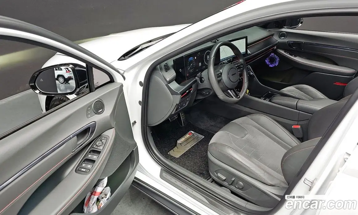 Hyundai Sonata 2023 2.5 автомат (гидро), фото 12