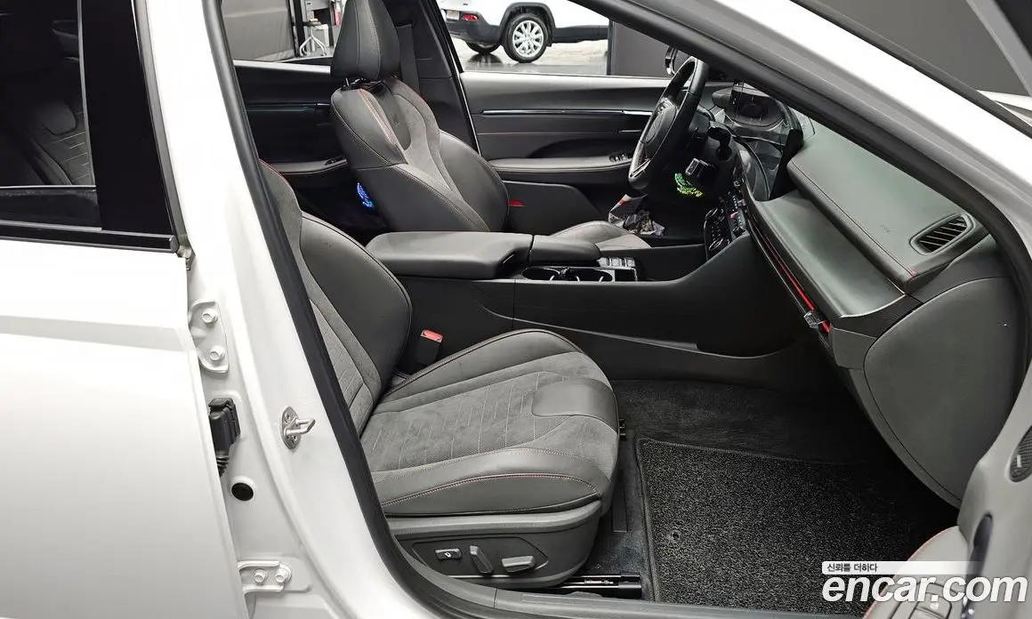 Hyundai Sonata 2023 2.5 автомат (гидро), фото 10
