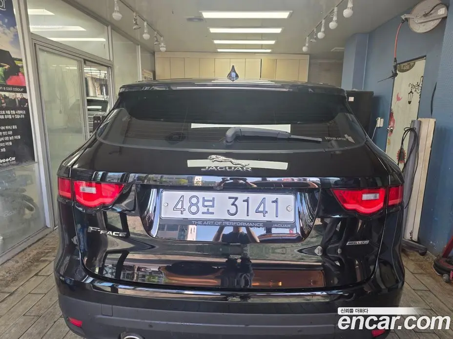 Jaguar F-Pace 2017 3.0 автомат (гидро), фото 11 Jaguar F-Pace 2017 3.0 автомат (гидро), фото 11