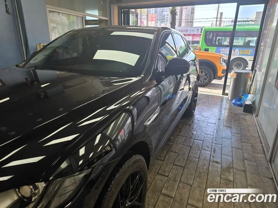 Jaguar F-Pace 2017 3.0 автомат (гидро), фото 12 Jaguar F-Pace 2017 3.0 автомат (гидро), фото 12