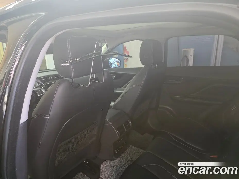 Jaguar F-Pace 2017 3.0 автомат (гидро), фото 3 Jaguar F-Pace 2017 3.0 автомат (гидро), фото 3