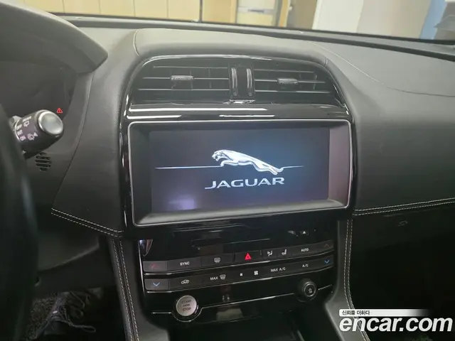 Jaguar F-Pace 2017 3.0 автомат (гидро), миниатюра 5 Jaguar F-Pace 2017 3.0 автомат (гидро), миниатюра 5