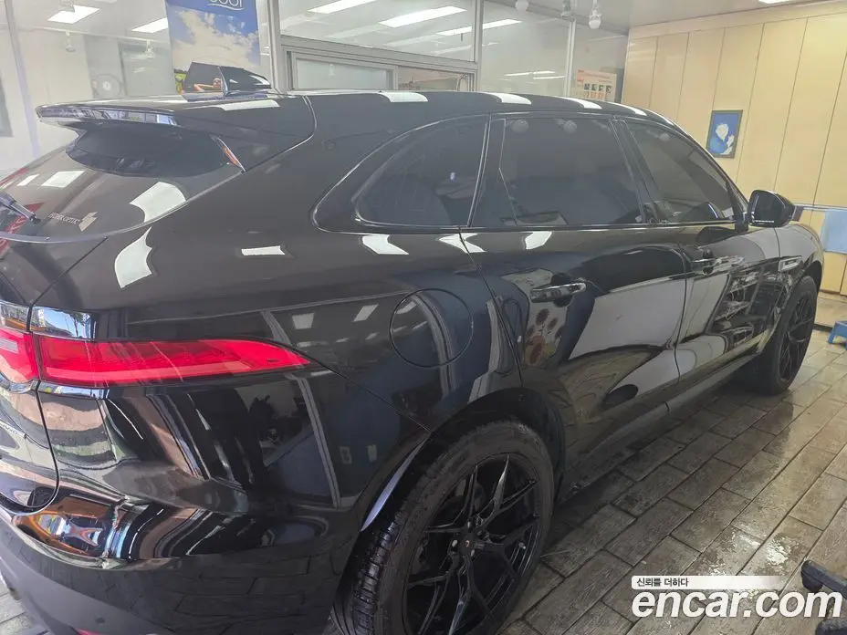 Jaguar F-Pace 2017 3.0 автомат (гидро), фото 7 Jaguar F-Pace 2017 3.0 автомат (гидро), фото 7