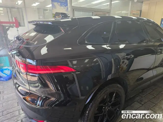 Jaguar F-Pace 2017 3.0 автомат (гидро), миниатюра 9 Jaguar F-Pace 2017 3.0 автомат (гидро), миниатюра 9