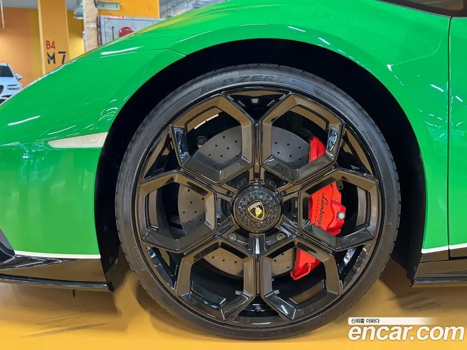 Lamborghini Huracan 2023 5.2 автомат (гидро), фото 6