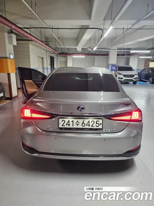Lexus ES 2021 2.5 автомат (гидро), фото 3 Lexus ES 2021 2.5 автомат (гидро), фото 3