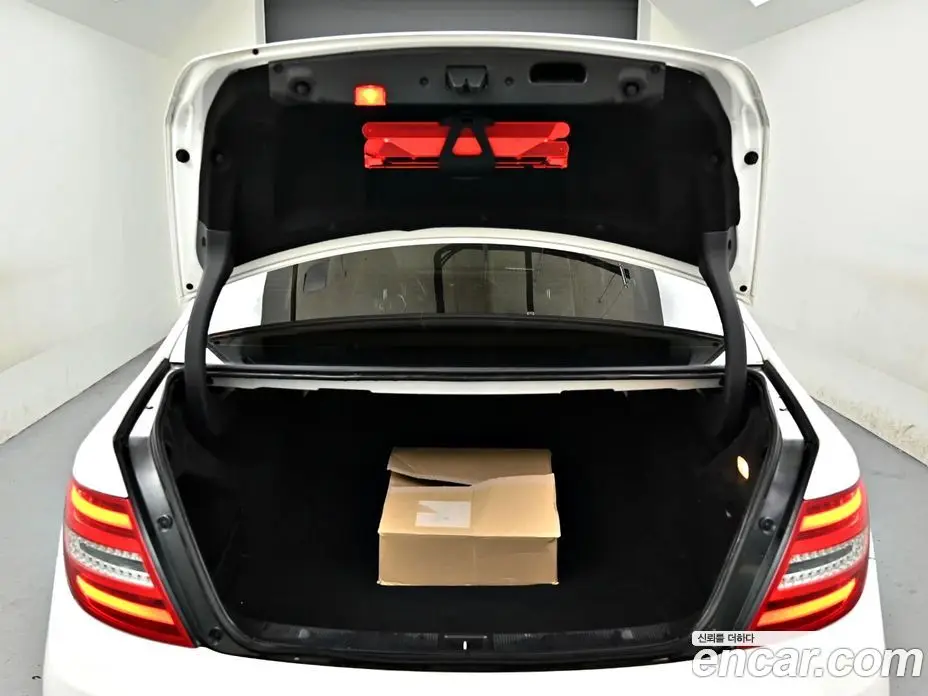 Mercedes-Benz C-Class 2012 2.5 автомат (гидро), фото 20 Mercedes-Benz C-Class 2012 2.5 автомат (гидро), фото 20