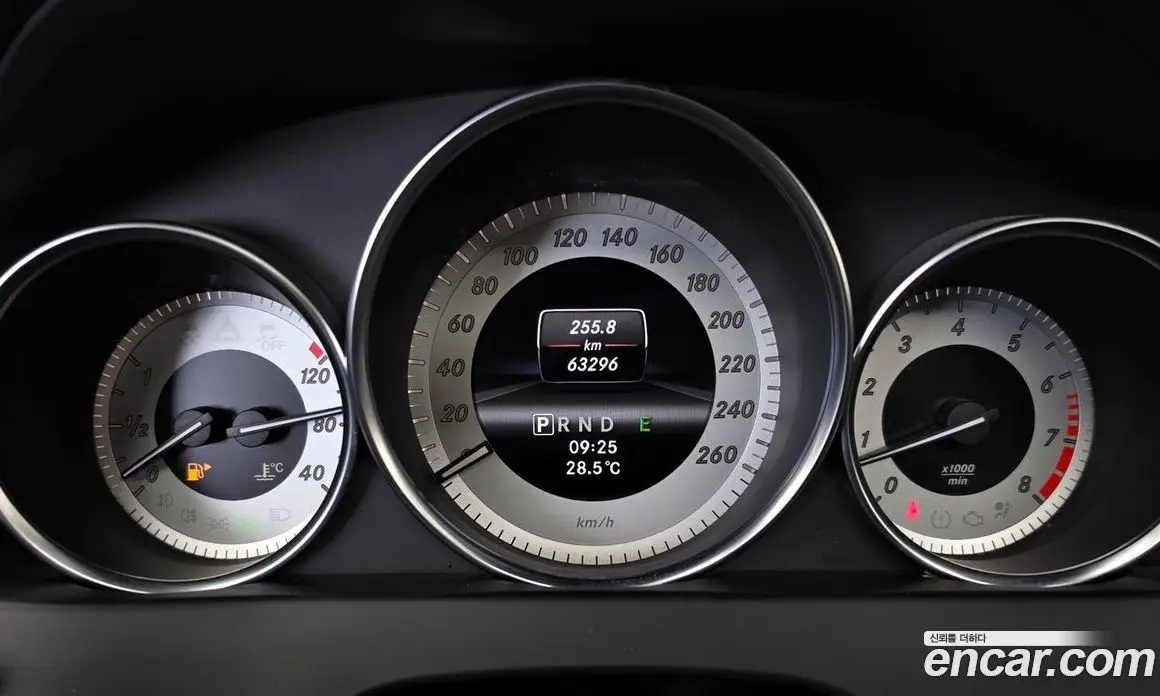 Mercedes-Benz C-Class 2012 2.5 автомат (гидро), фото 8 Mercedes-Benz C-Class 2012 2.5 автомат (гидро), фото 8