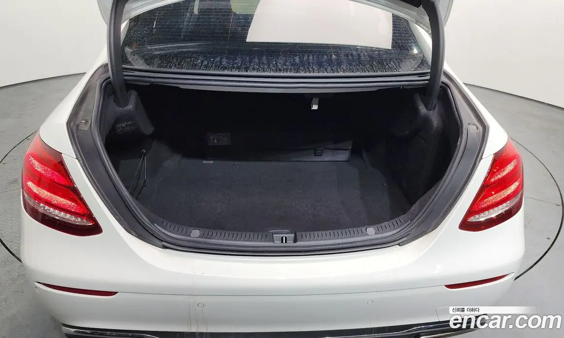 Mercedes-Benz E-Class 2019 2.0 автомат (гидро), фото 20