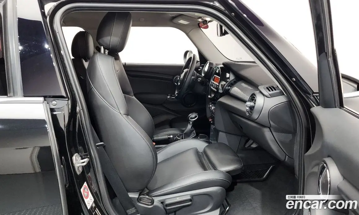 Mini Cooper 2015 1.5 автомат (гидро), фото 11 Mini Cooper 2015 1.5 автомат (гидро), фото 11