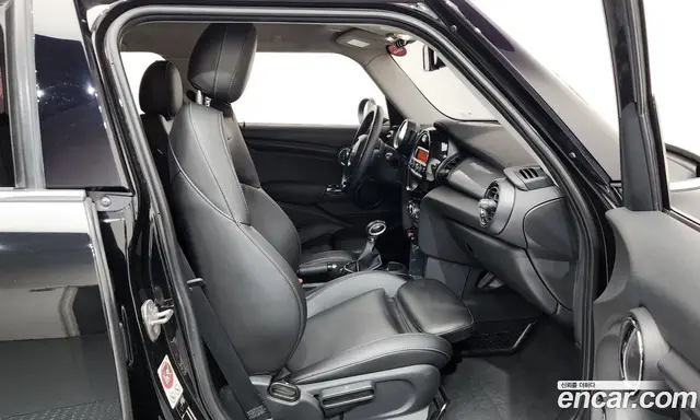 Mini Cooper 2015 1.5 автомат (гидро), миниатюра 11 Mini Cooper 2015 1.5 автомат (гидро), миниатюра 11