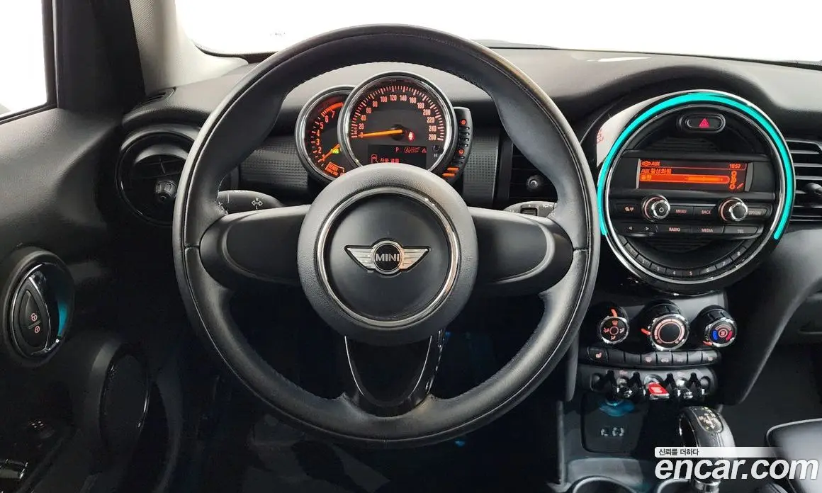 Mini Cooper 2015 1.5 автомат (гидро), фото 13 Mini Cooper 2015 1.5 автомат (гидро), фото 13