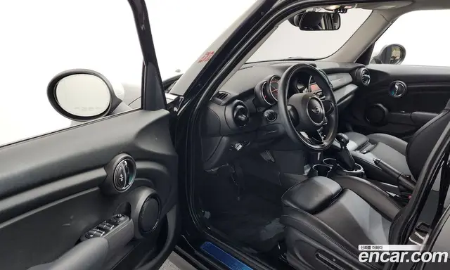 Mini Cooper 2015 1.5 автомат (гидро), миниатюра 10 Mini Cooper 2015 1.5 автомат (гидро), миниатюра 10